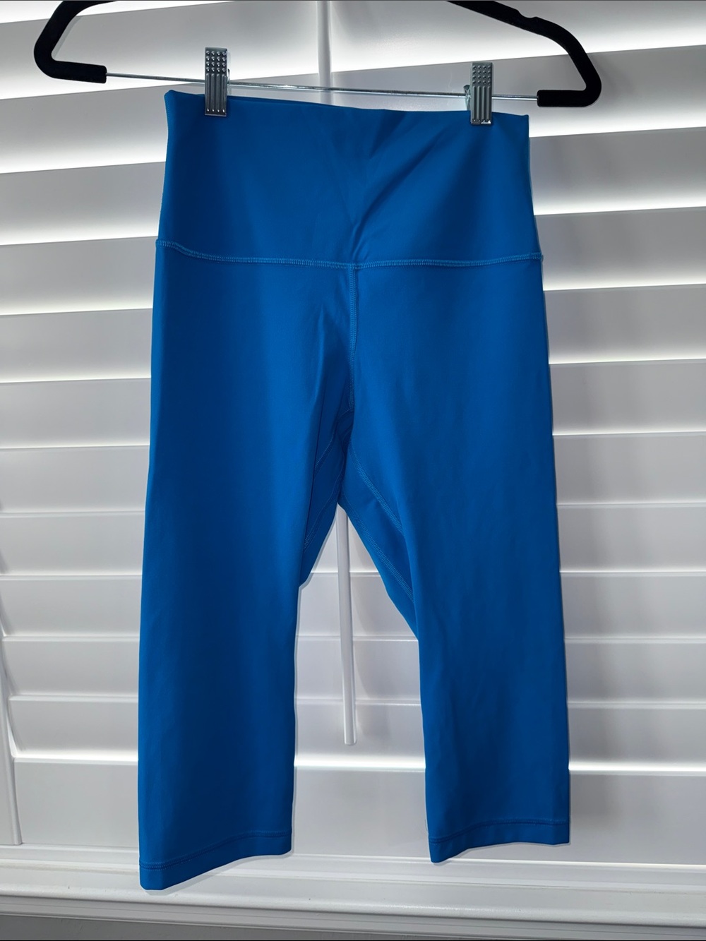 lululemon athletica Electric Blue crop Leggings